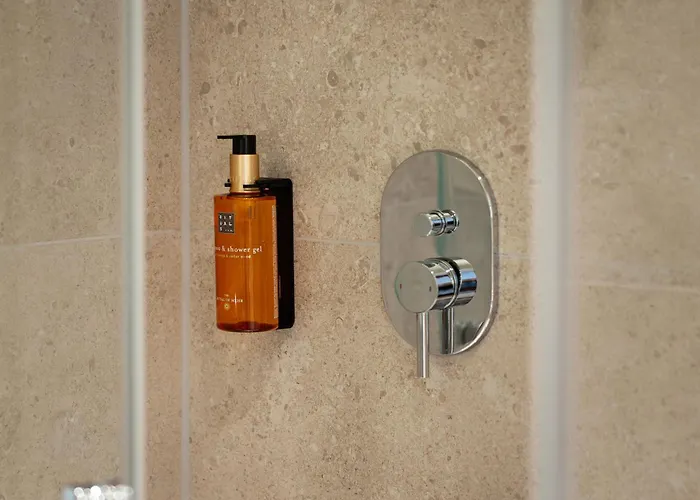 Columbia Am Platz Der Luftbruecke