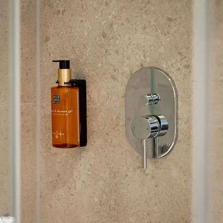 Columbia Am Platz Der Luftbruecke