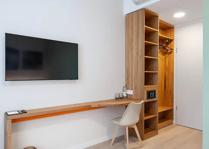 Hotel Columbia Am Platz Der Luftbruecke 3*