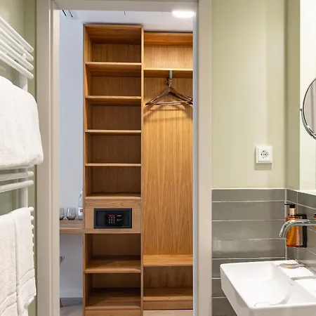 Hotel Columbia Am Platz Der Luftbruecke 3*